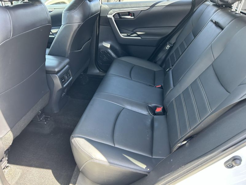 2022 Toyota RAV4 XLE PremiumImage 16