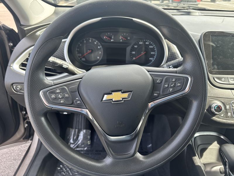 Used 2023 Chevrolet Malibu LTImage 18