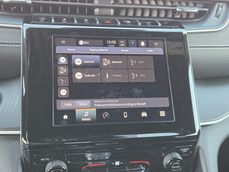Used 2025 Jeep Grand Cherokee Laredo X 4x2