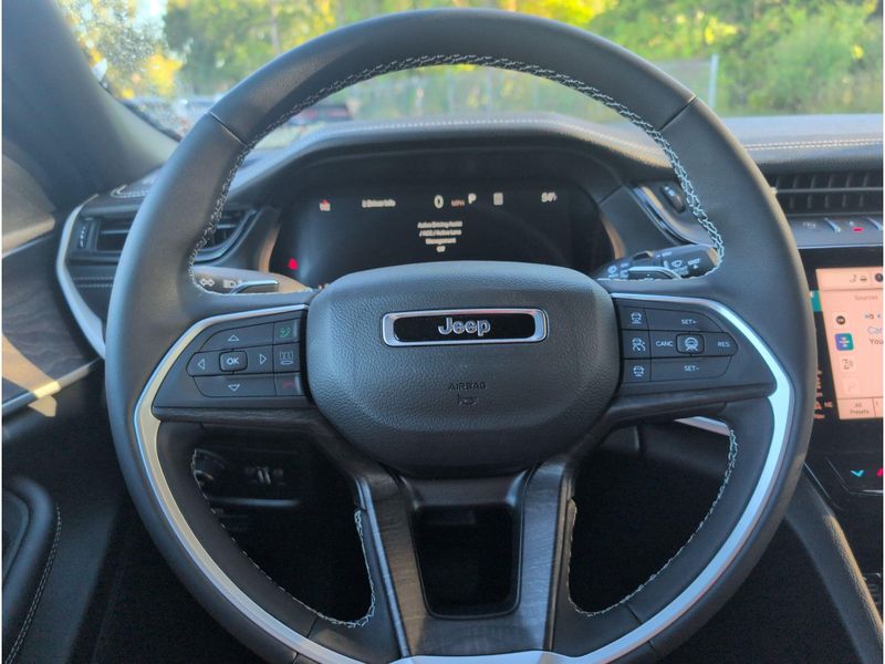 New 2027 Jeep Grand Cherokee L Limited 4x2Image 22