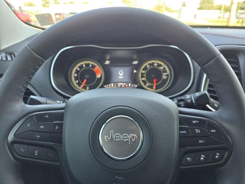 2021 Jeep Cherokee Trailhawk photo 9
