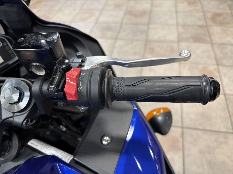 Used 2023 Yamaha YZF-R3 ABS Image 24