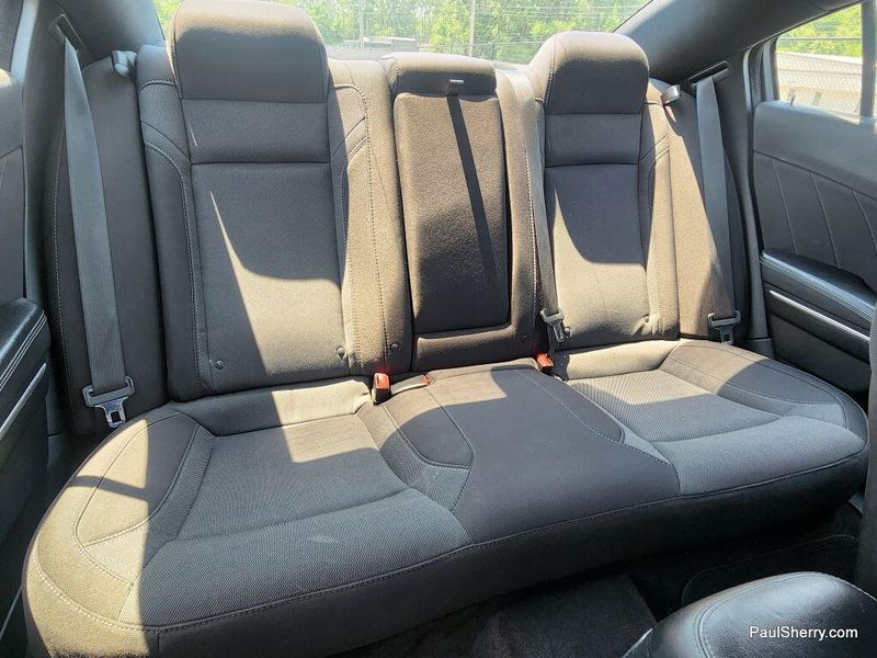 Used 2017 Dodge Charger SXT