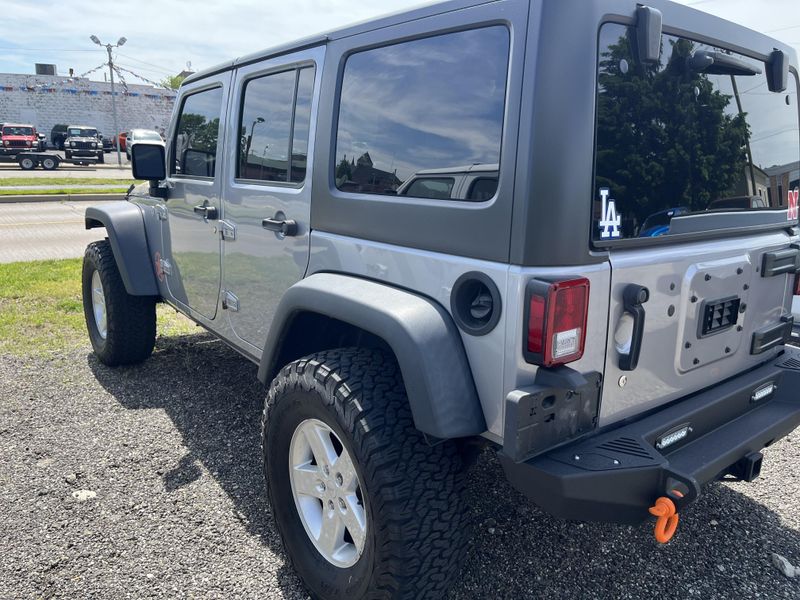 2017 Jeep Wrangler Unlimited SporImage 4