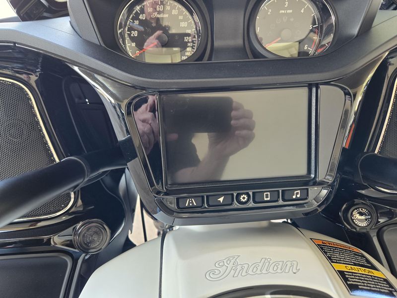 USED 2021 INDIAN MOTORCYCLE CHALLENGER DARK HORSE Image 13