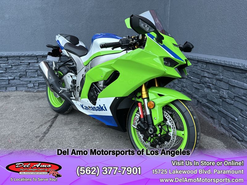 2024 Kawasaki ZX1002LRFBL-GN2  in a LIME GREEN/PEARL CRYSTAL WHITE/BLUE exterior color. Del Amo Motorsports of Los Angeles (562) 262-9181 delamomotorsports.com 