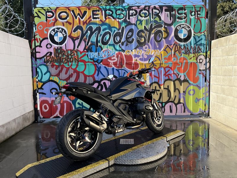 New 2026 BMW R 1300 R Image 5