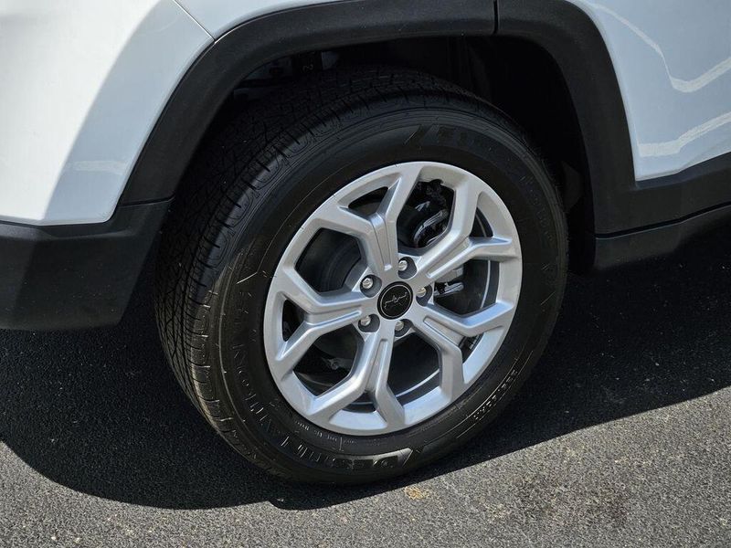 2025 Jeep Compass Latitude 4x4Image 7