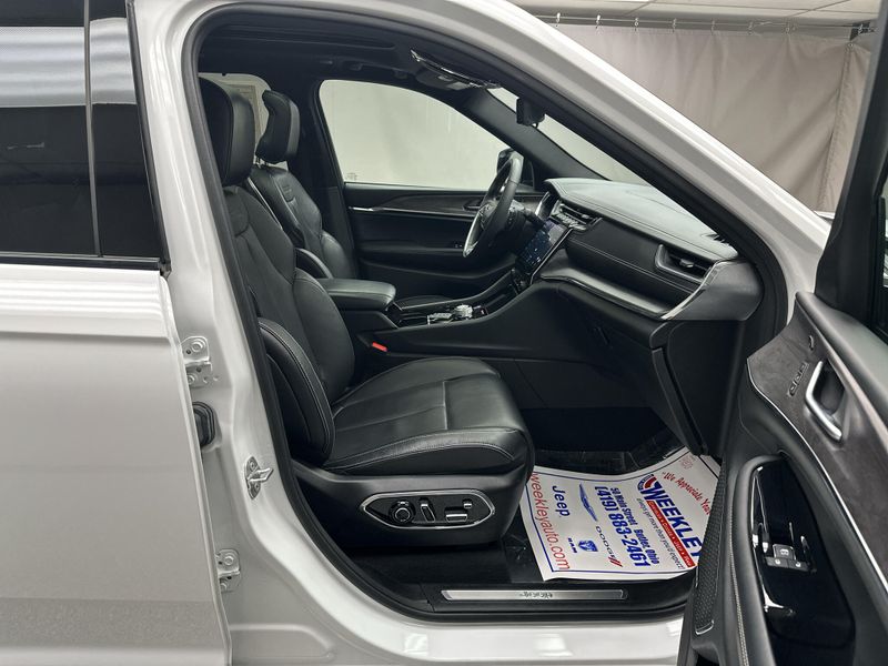 Used 2023 Jeep Grand Cherokee OverlandImage 23