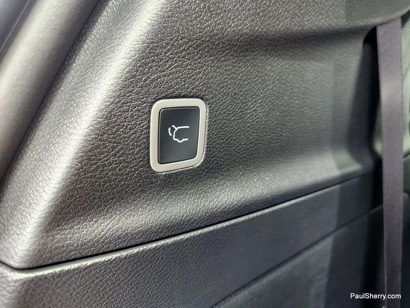 New 2026 Chrysler Pacifica Select