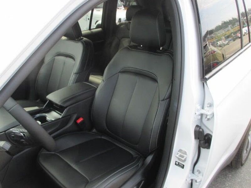New 2026 Jeep Grand Cherokee Limited 4x4Image 15