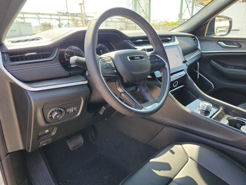 New 2026 Jeep Grand Cherokee L Limited 4x2