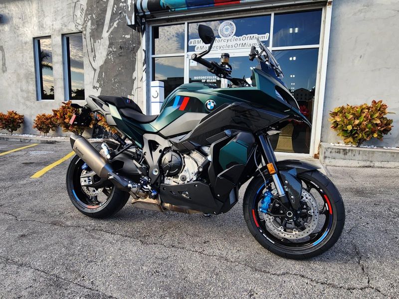 2026 BMW M 1000 XRImage 10