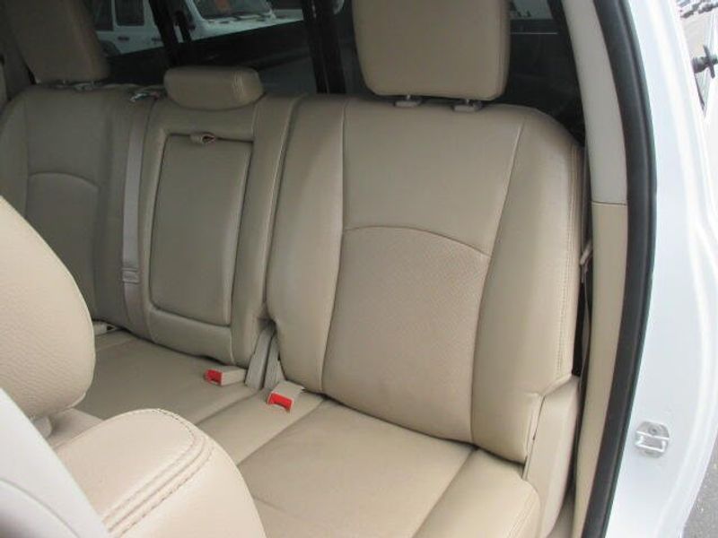2015 RAM 3500 LaramieImage 21