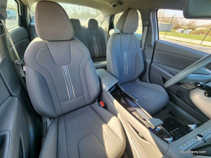 2024 Hyundai Elantra SELImage 25