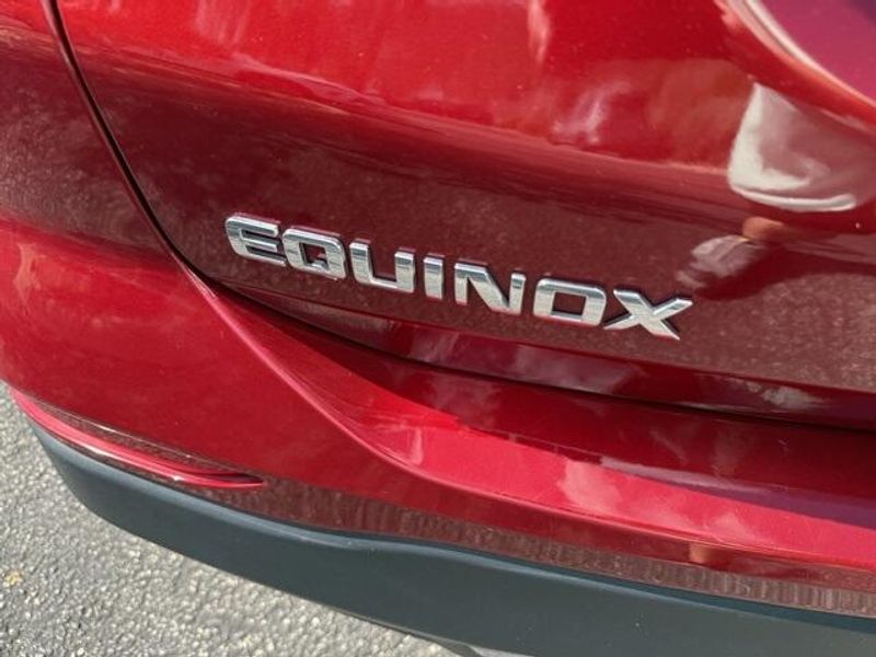 2024 Chevrolet Equinox LT photo 12