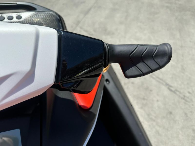 New 2024 Sea-Doo SPARK FOR 2 90 (SOUND SYSTEM) Image 22