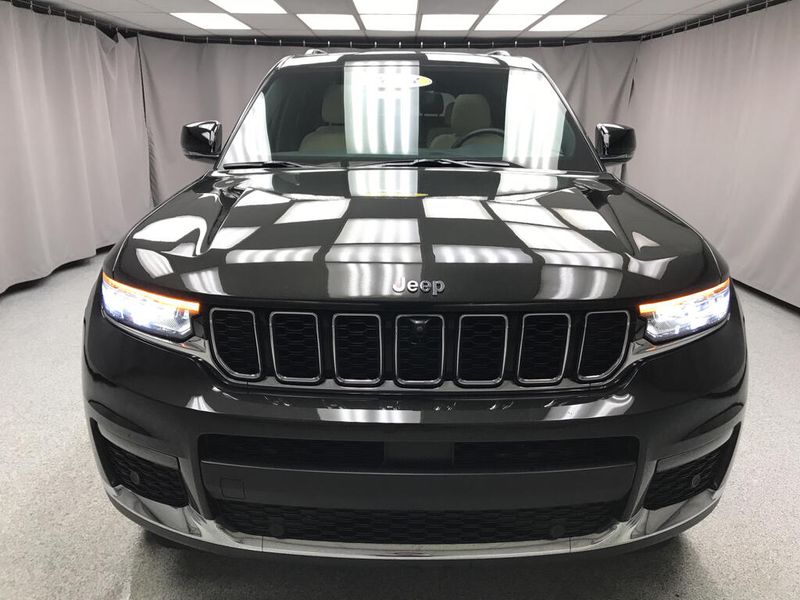 Used 2023 Jeep Grand Cherokee L LimitedImage 19