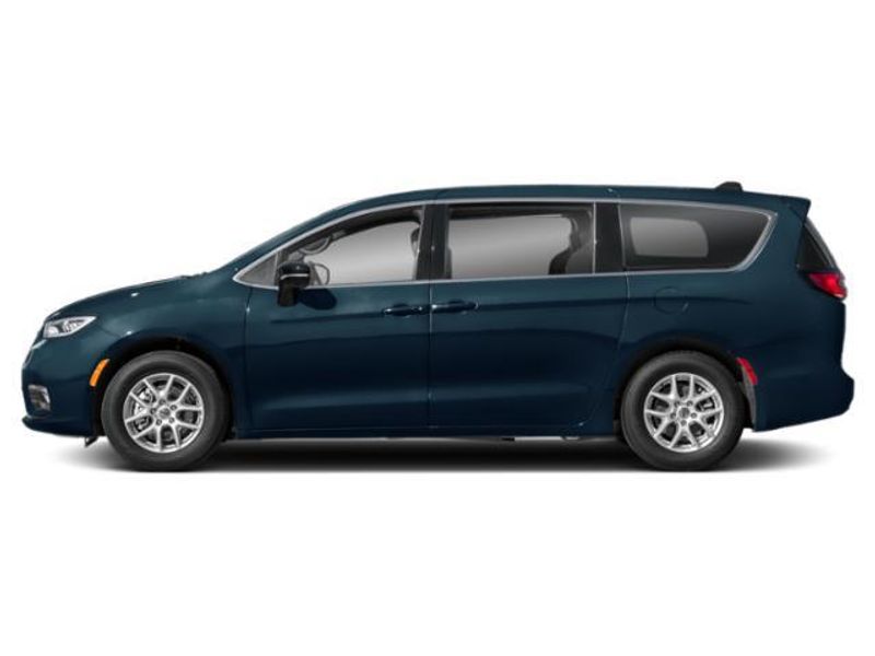 2025 Chrysler Pacifica SelectImage 2