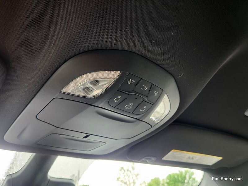 New 2026 Chrysler Pacifica Select