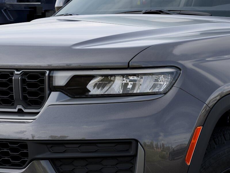 New 2026 Jeep Grand Cherokee Laredo Altitude 4x4