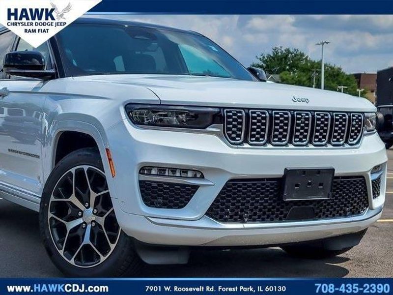 2022 Jeep Grand Cherokee Summit Reserve photo 2