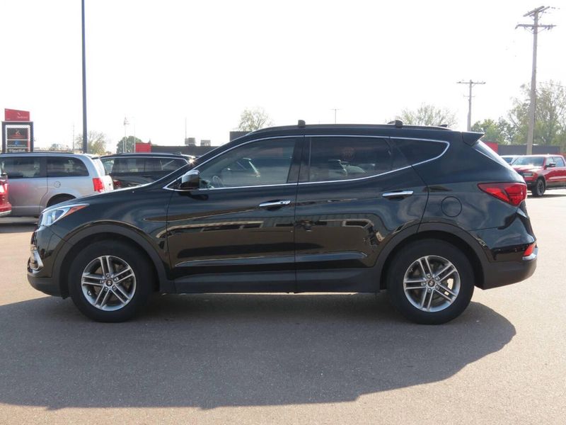 Used 2017 Hyundai Santa Fe Sport 2.4L AWD 4dr SUVImage 5
