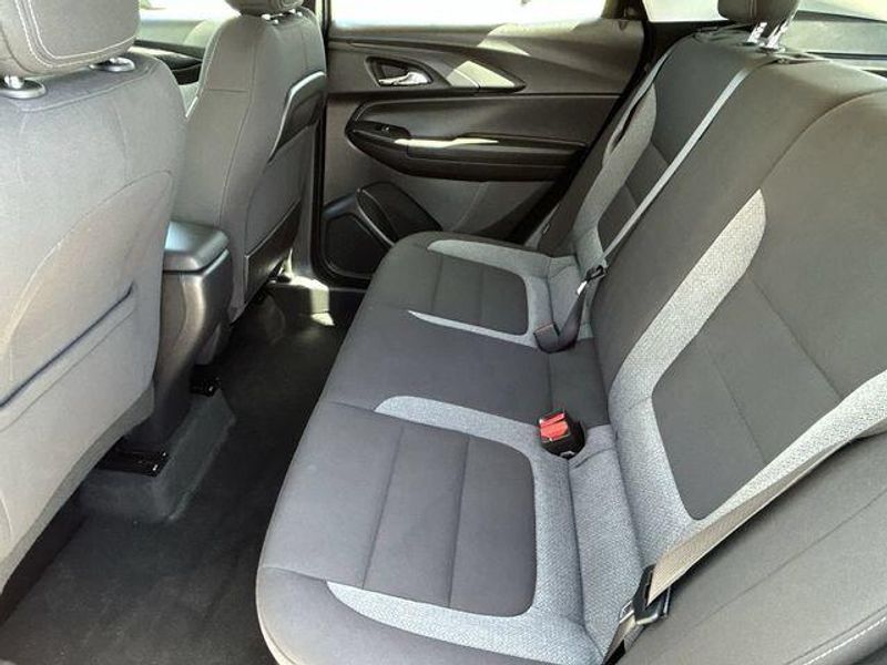 Used 2025 Chevrolet Trailblazer LSImage 16