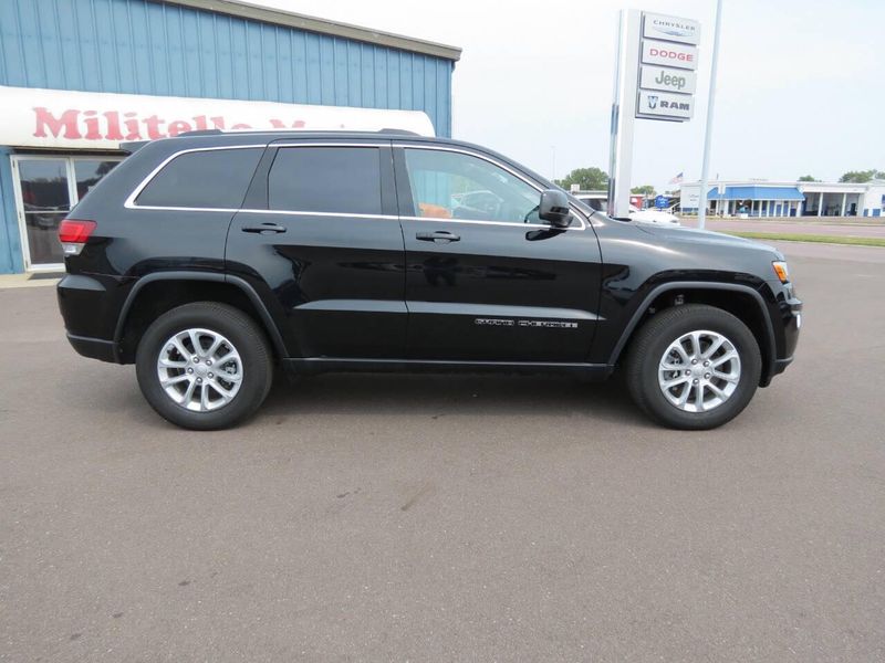 2021 Jeep Grand Cherokee Laredo E 4x4 4dr SUVImage 1