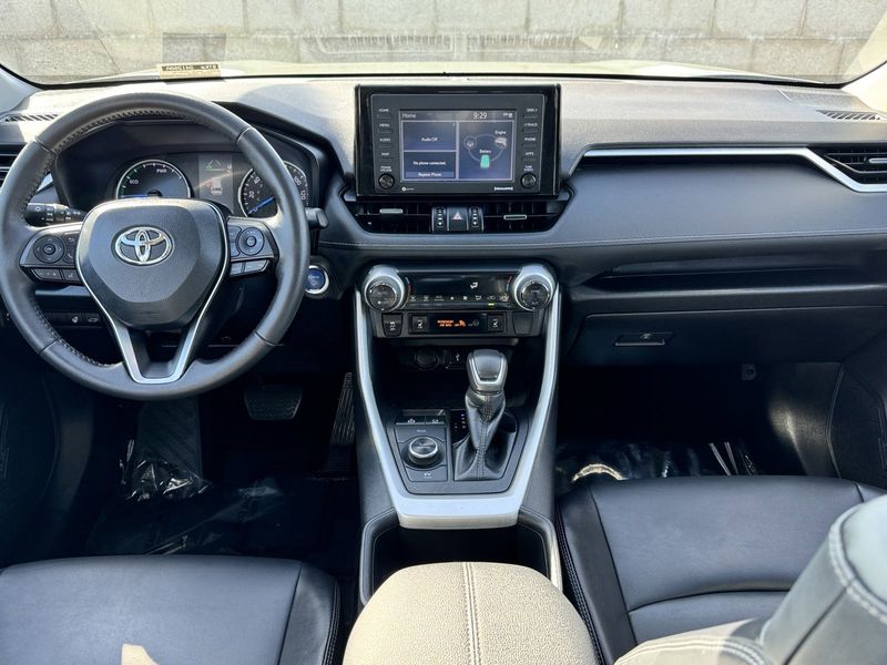2022 Toyota RAV4 Hybrid XLEImage 31
