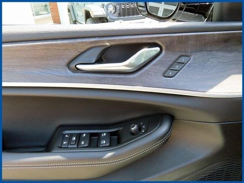 2025 Jeep Grand Cherokee LimitedImage 13