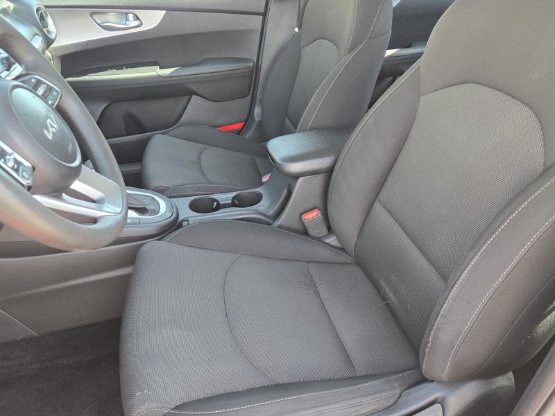 Used 2023 Kia Forte LXS IVT