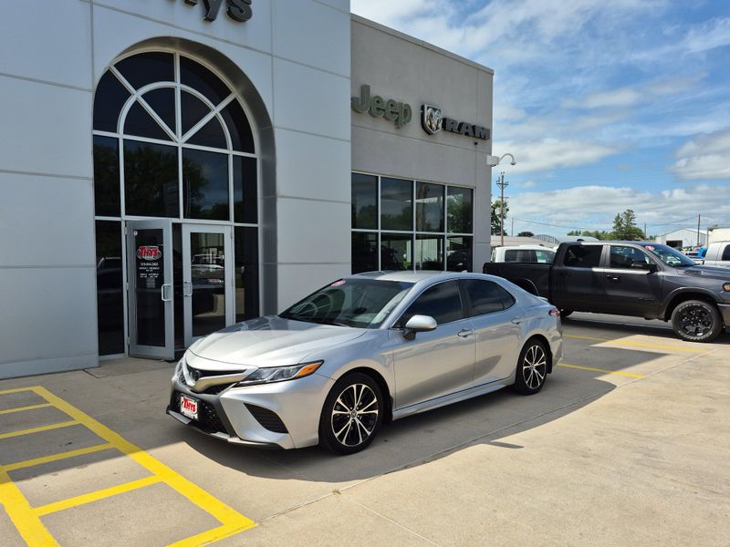2019 Toyota Camry SEImage 36