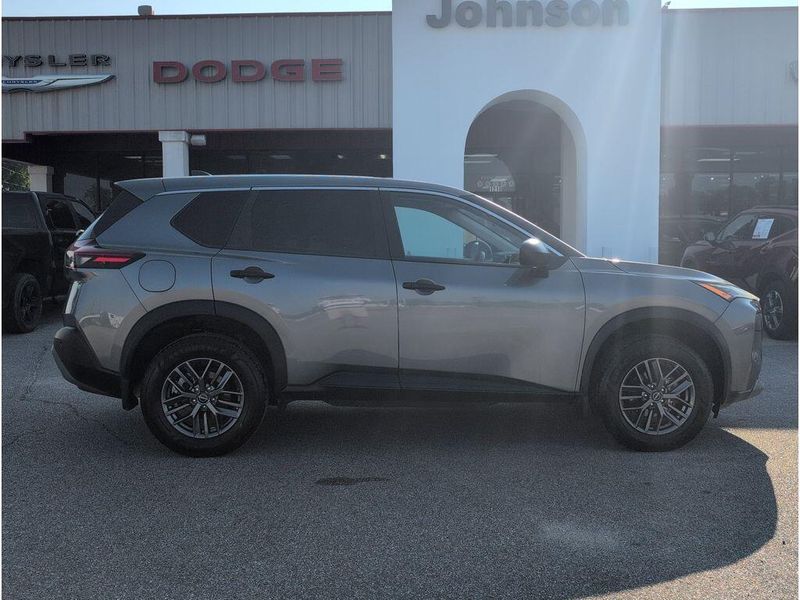 Used 2023 Nissan Rogue SImage 6