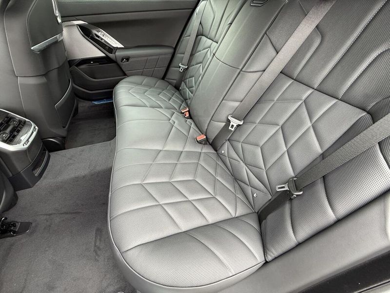2025 BMW 7 Series 760i xDriveImage 28