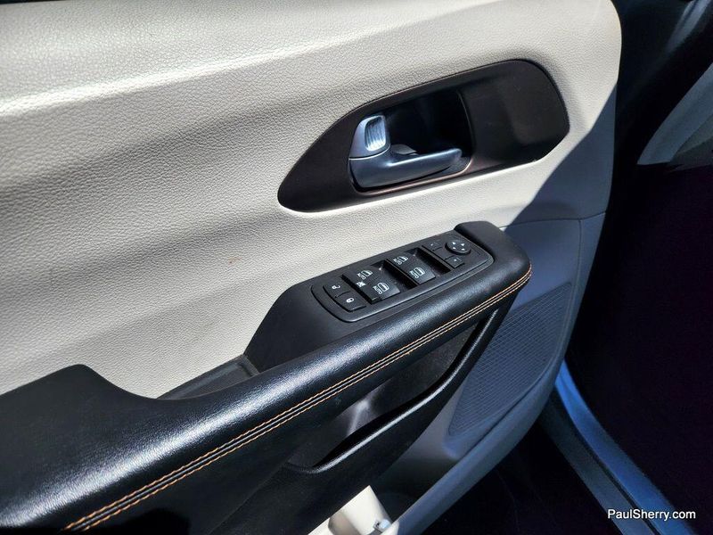 2017 Chrysler Pacifica Touring-L PlusImage 27