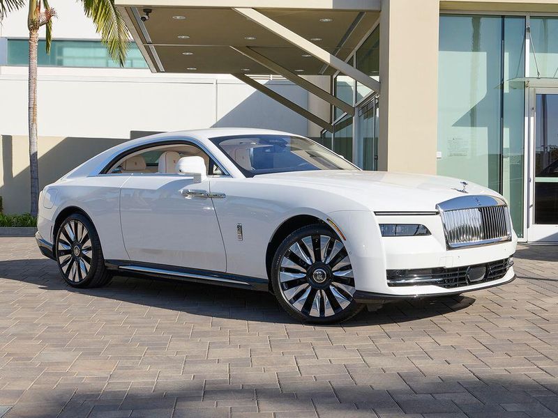 New 2025 Rolls-Royce Spectre Image 5