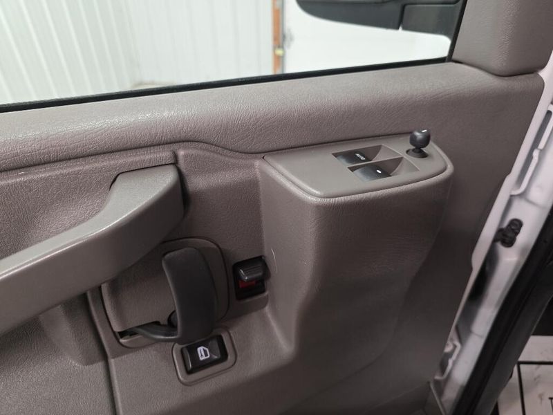 2018 Chevrolet Express Work Van photo 12