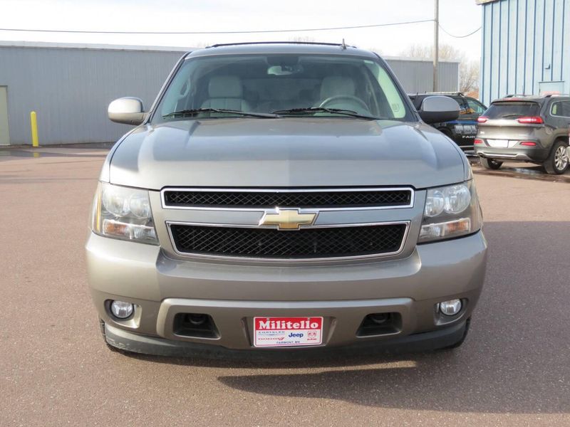 Used 2008 Chevrolet Tahoe LTZ 4x4 4dr SUVImage 3
