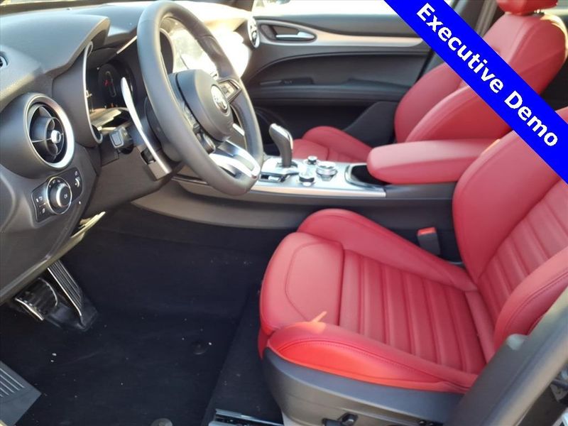 New 2025 Alfa Romeo Stelvio AwdImage 14