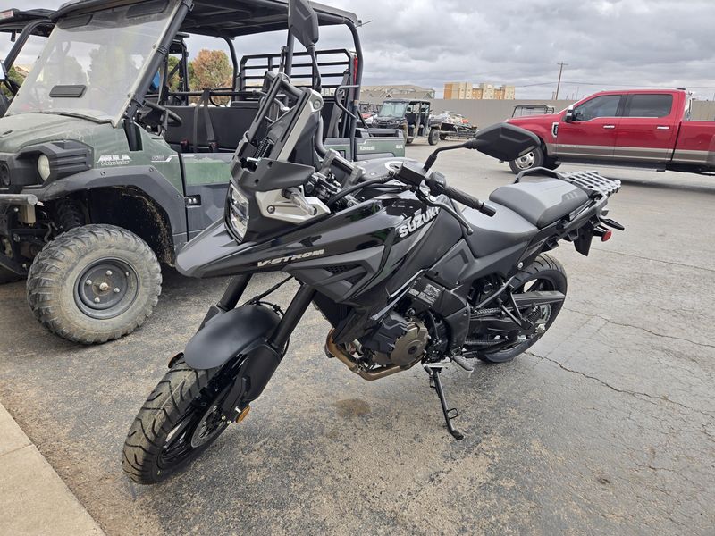 NEW 2026 SUZUKI V-STROM 1050 Image 2