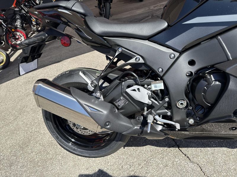 New 2026 Kawasaki NINJA ZX-10R Image 14
