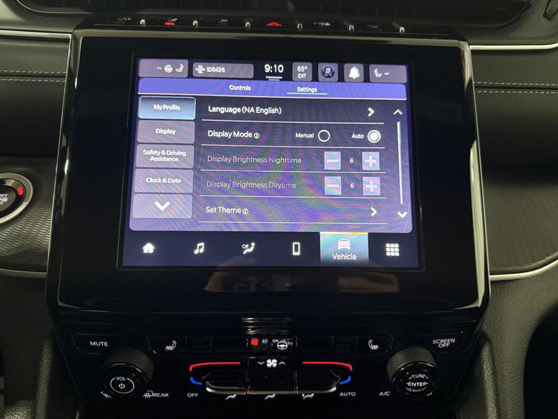 Used 2024 Jeep Grand Cherokee L LaredoImage 36