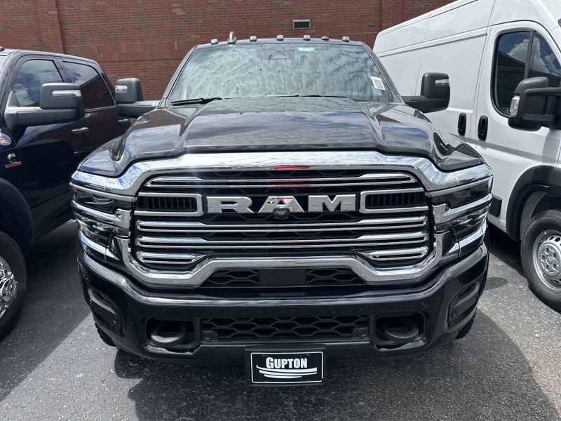 New 2025 RAM 4500 Big Horn Chassis Crew Cab 4x4 60