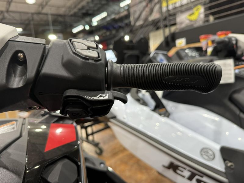 2025 Kawasaki JET SKI ULTRA 160LX-S Image 2