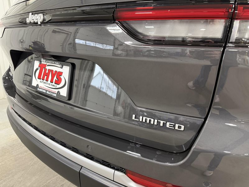 New 2026 Jeep Grand Cherokee Limited 4x4Image 6