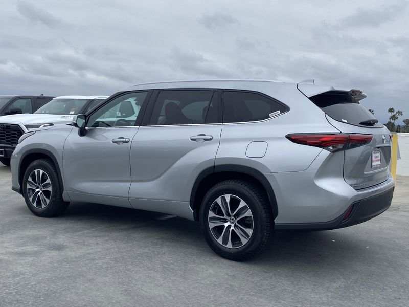 2022 Toyota Highlander XLEImage 6
