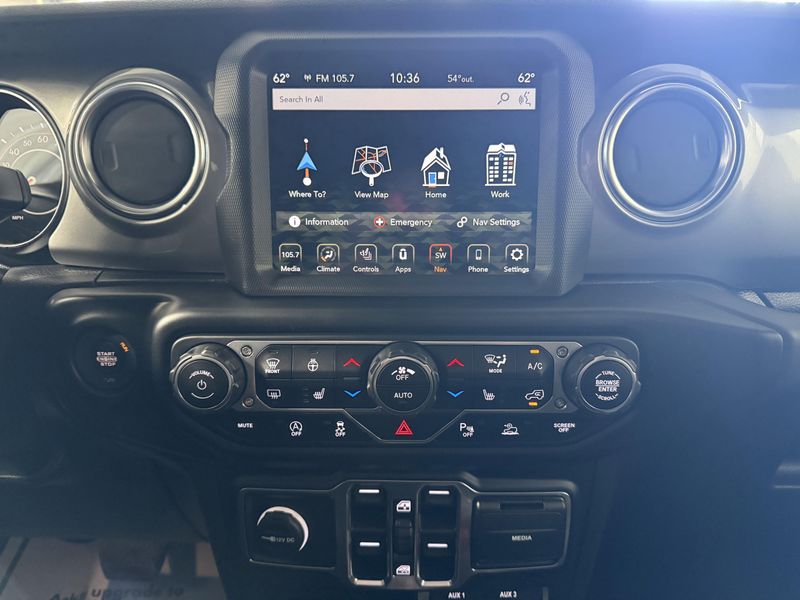 Used 2020 Jeep Gladiator OverlandImage 29
