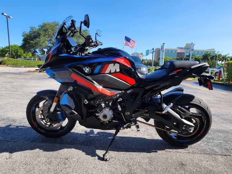 Used 2024 BMW M1000XR Image 5