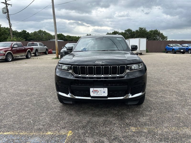 2024 Jeep Grand Cherokee L Laredo X 4x4Image 3